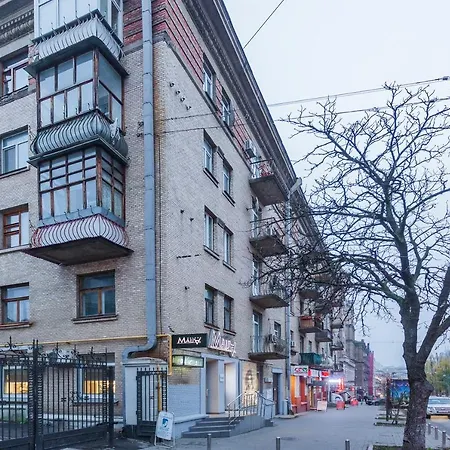 Tarasa Shevchenko Boulevard 10